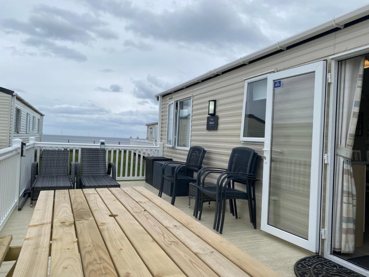 New Sea View Platinum Caravan With Huge Decking 뉴캐슬어폰타인 외부 사진