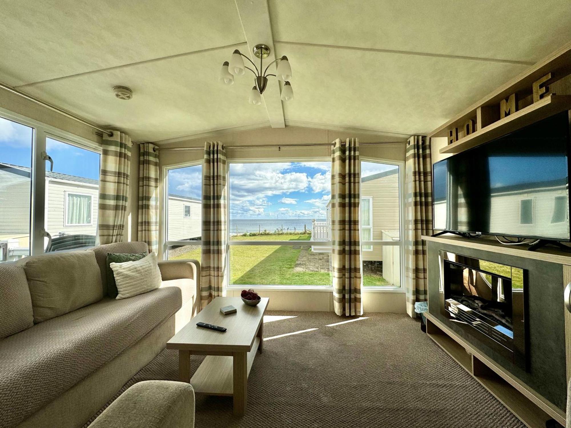 New Sea View Platinum Caravan With Huge Decking 뉴캐슬어폰타인 외부 사진